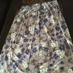 North Stile skirt size L-XXL